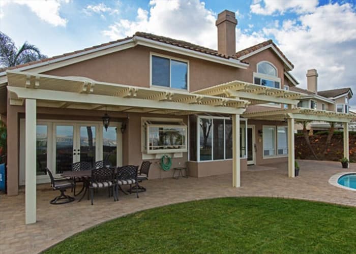 Stoneridge team installing a pergola